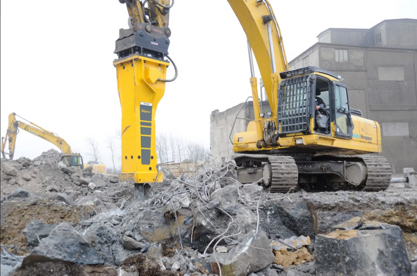 Maximizing the Lifespan of Hydraulic Breakers: Essential Maintenance Tips